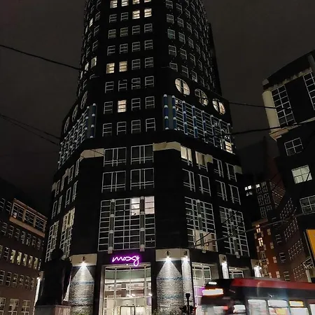 Hotel Moxy 4*